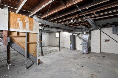 1537 E 214th Street Euclid OH 44117