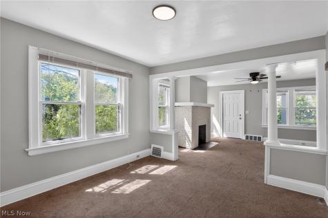 1537 E 214th Street Euclid OH 44117
