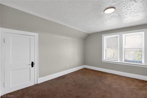 1537 E 214th Street Euclid OH 44117