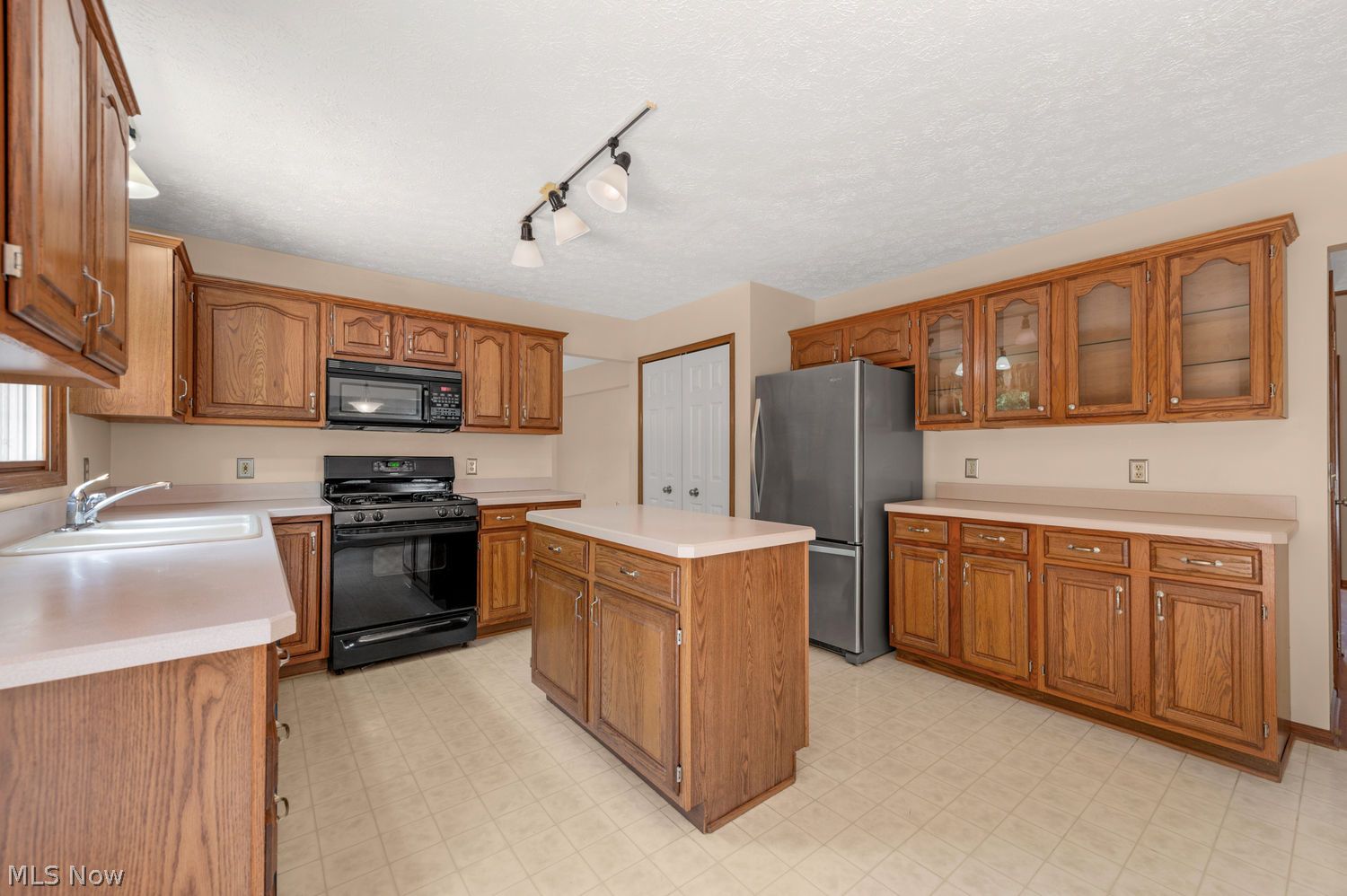 19889 Stoughton Drive Strongsville OH 44149