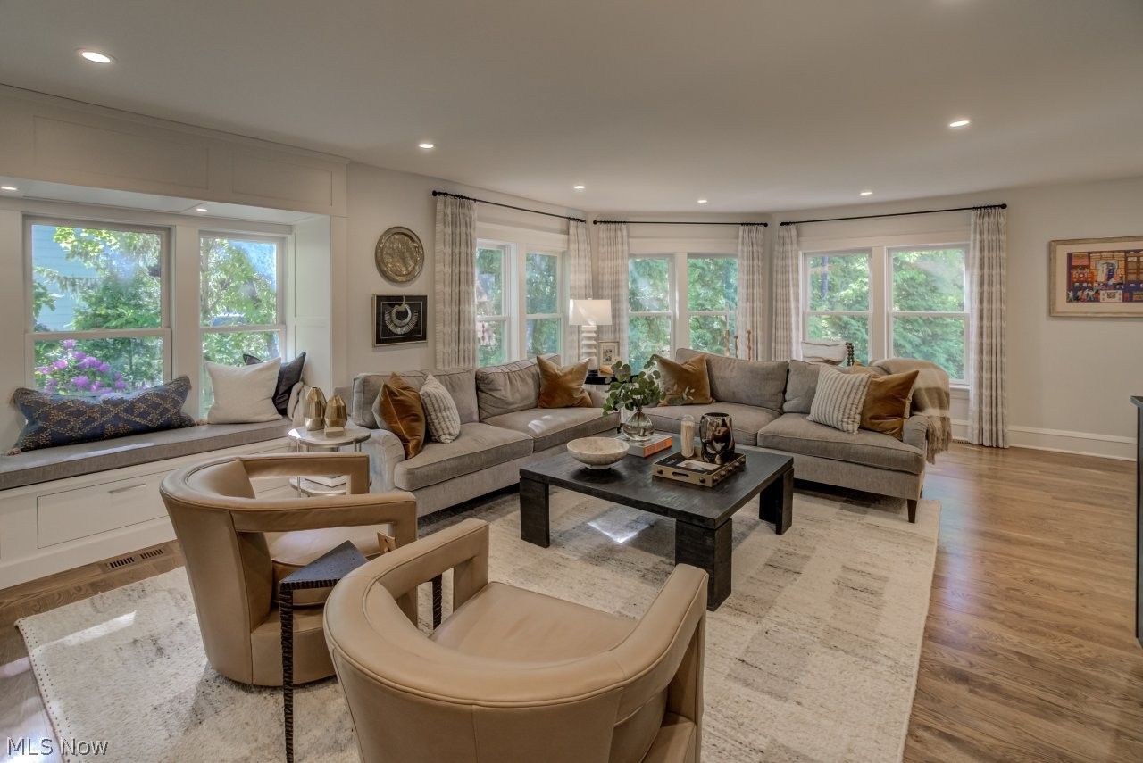63 E Summit Street Chagrin Falls OH 44022