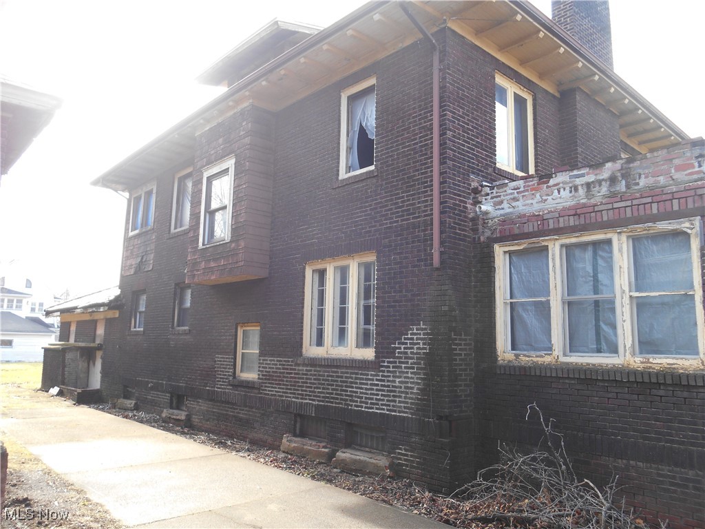 1683 Juanita Avenue Youngstown OH 44504