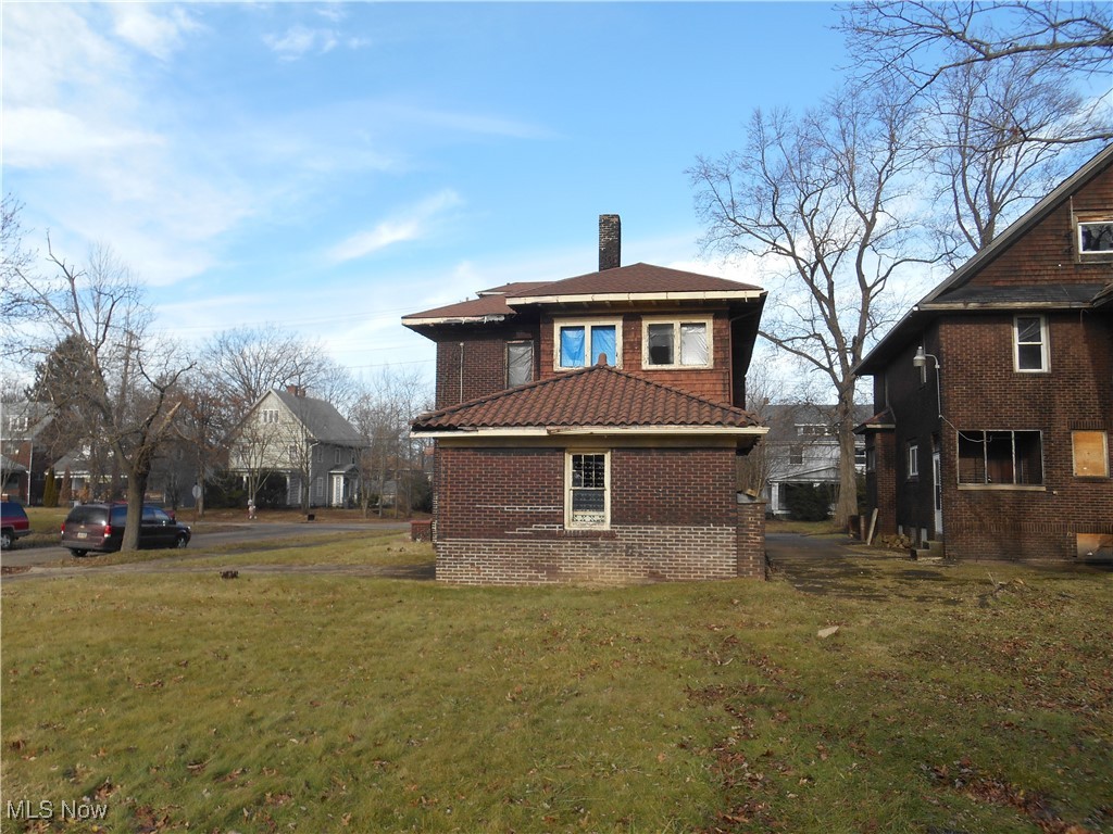 1683 Juanita Avenue Youngstown OH 44504