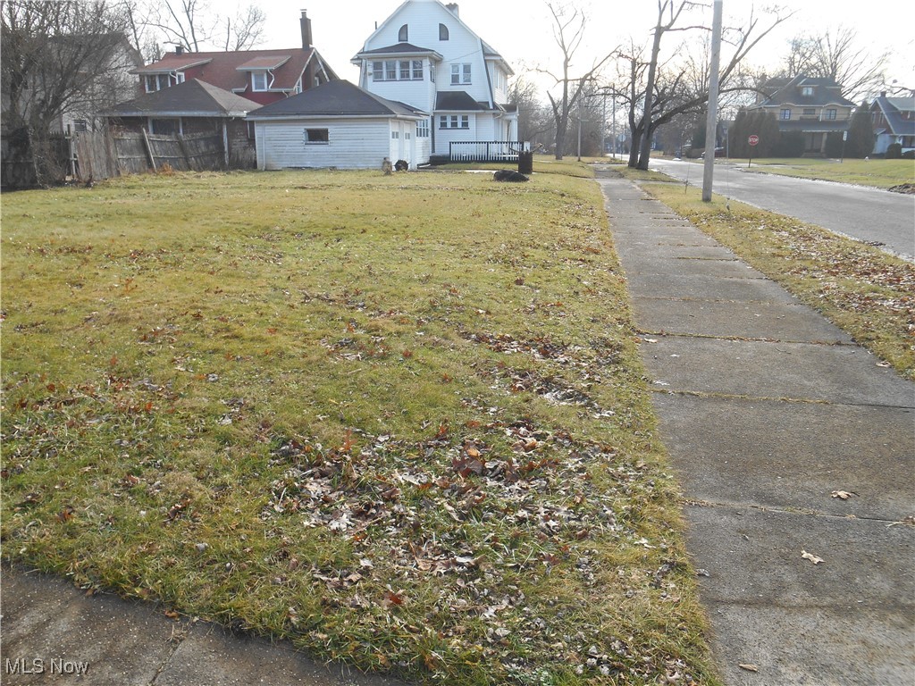 1683 Juanita Avenue Youngstown OH 44504