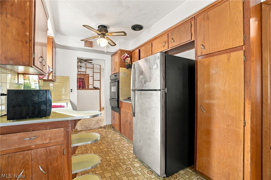 819 E 261st Street Euclid OH 44132