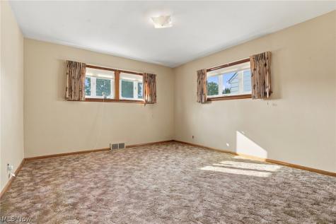 819 E 261st Street Euclid OH 44132