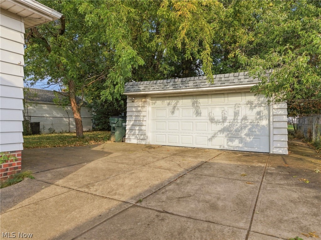 819 E 261st Street Euclid OH 44132
