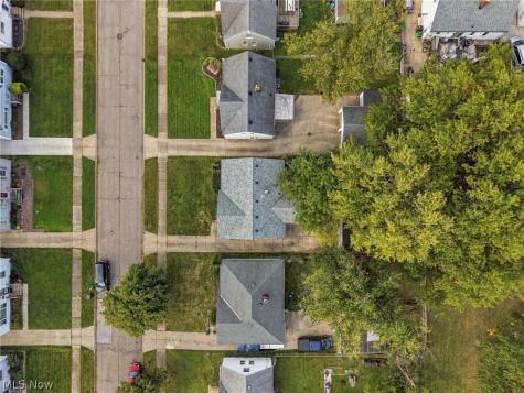 819 E 261st Street Euclid OH 44132