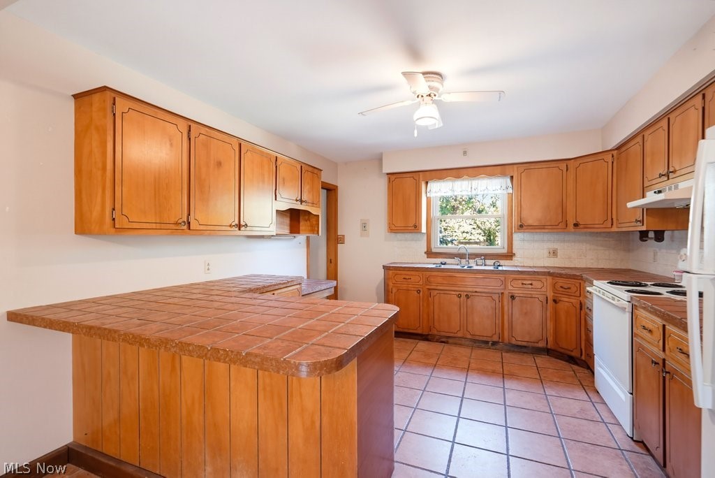 1170 Auburn Avenue Barberton OH 44203