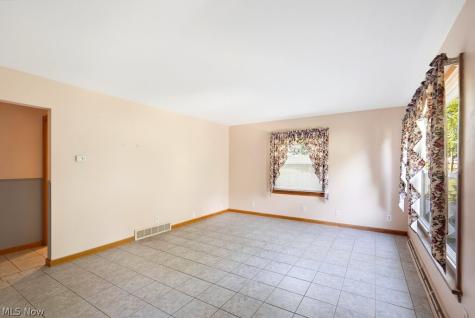 1170 Auburn Avenue Barberton OH 44203