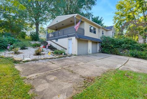 1170 Auburn Avenue Barberton OH 44203