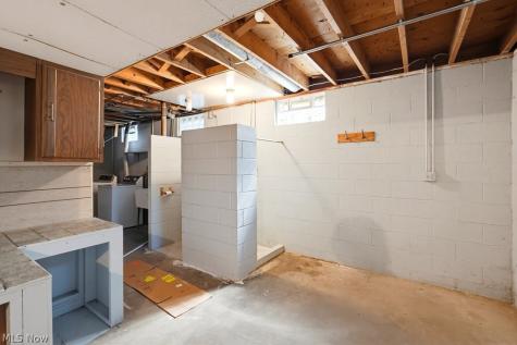1170 Auburn Avenue Barberton OH 44203