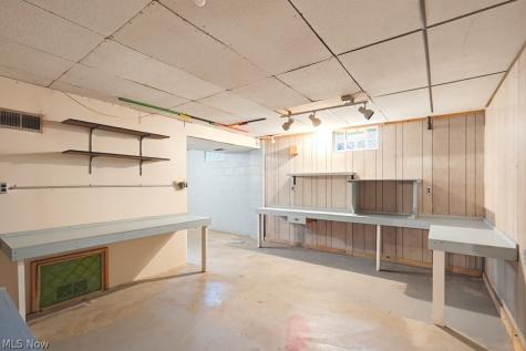 1170 Auburn Avenue Barberton OH 44203