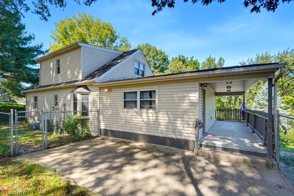 1170 Auburn Avenue Barberton OH 44203