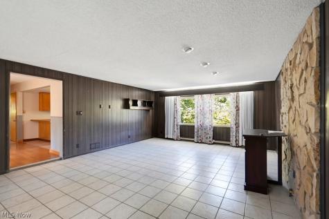 1170 Auburn Avenue Barberton OH 44203