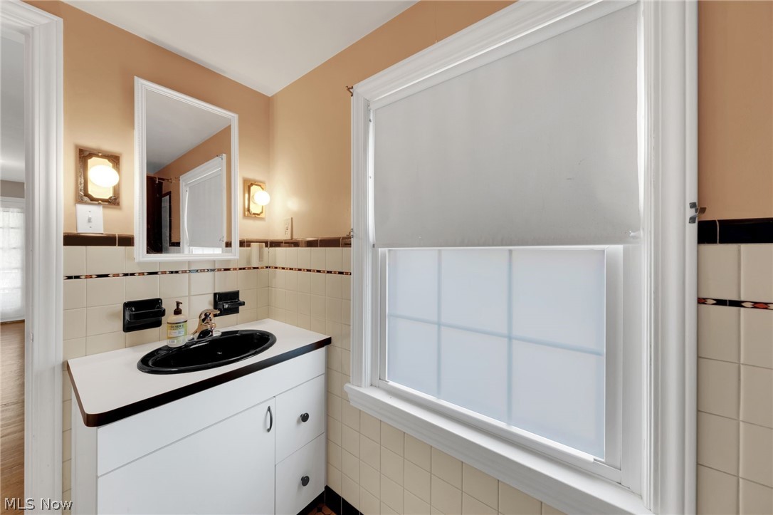 1132 Yellowstone Road Cleveland Heights OH 44121