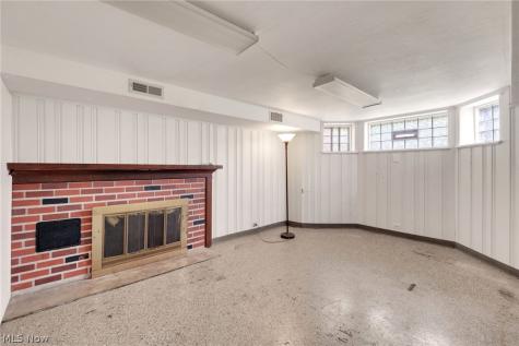 1132 Yellowstone Road Cleveland Heights OH 44121