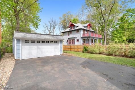 1132 Yellowstone Road Cleveland Heights OH 44121