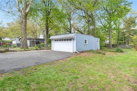 1132 Yellowstone Road Cleveland Heights OH 44121