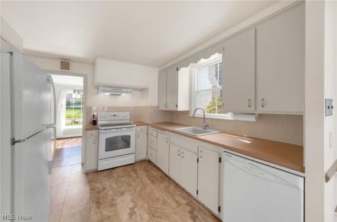 1132 Yellowstone Road Cleveland Heights OH 44121