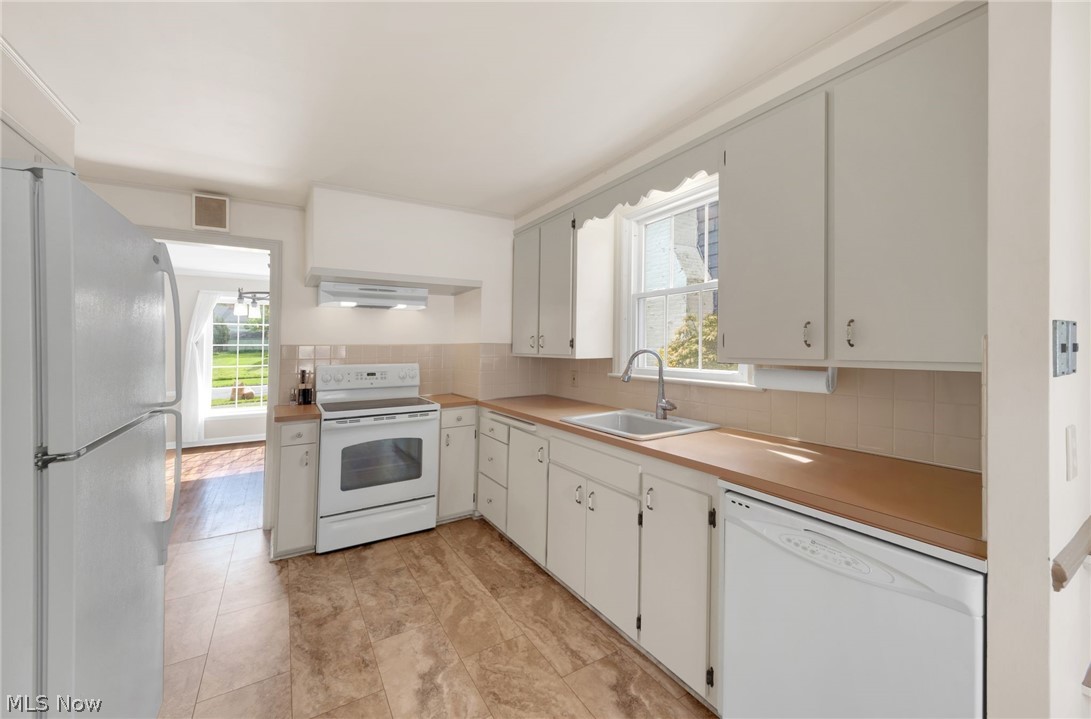 1132 Yellowstone Road Cleveland Heights OH 44121