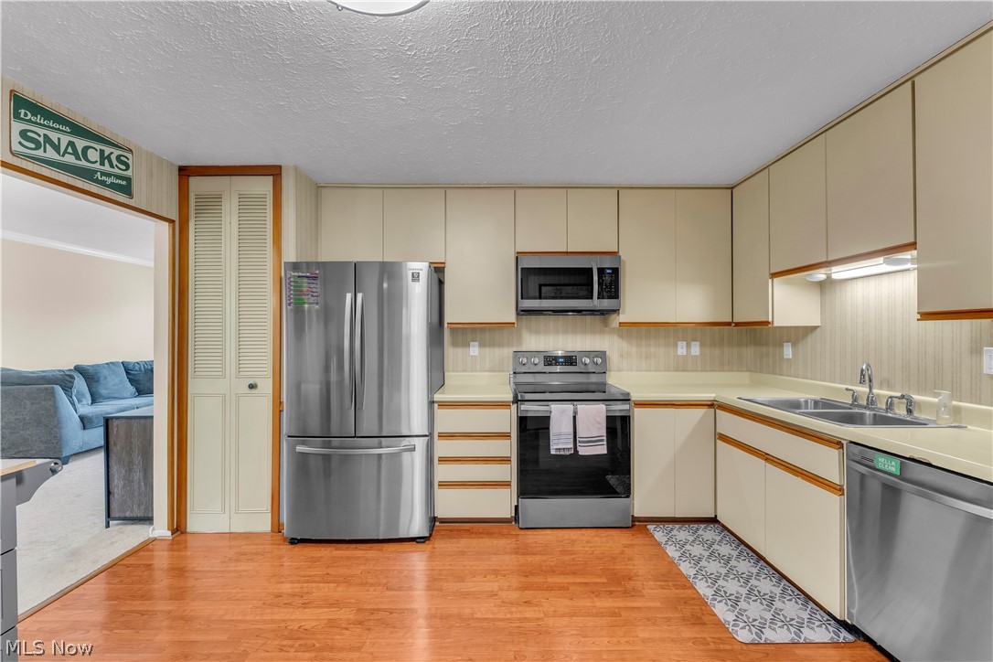 6151 Hickory Trail North Ridgeville OH 44039