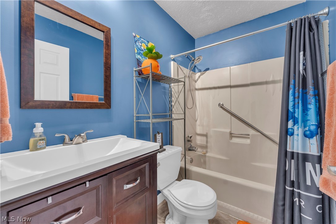 6151 Hickory Trail North Ridgeville OH 44039