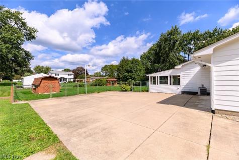 3341 Linden Street NW Uniontown OH 44685