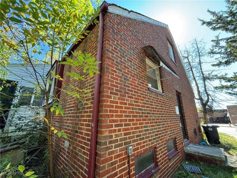 16909 Harvard Avenue Cleveland OH 44128