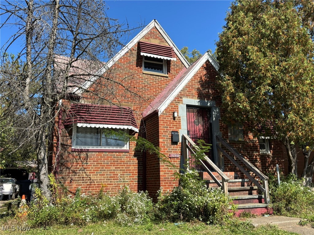 16909 Harvard Avenue Cleveland OH 44128