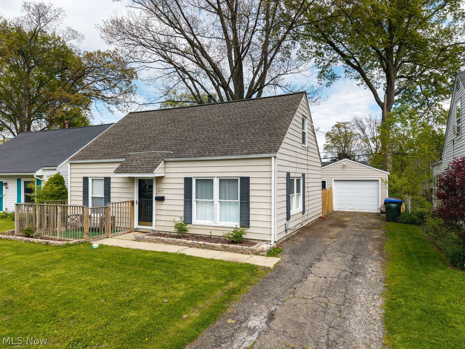 1957 Tudor Street Cuyahoga Falls OH 44221
