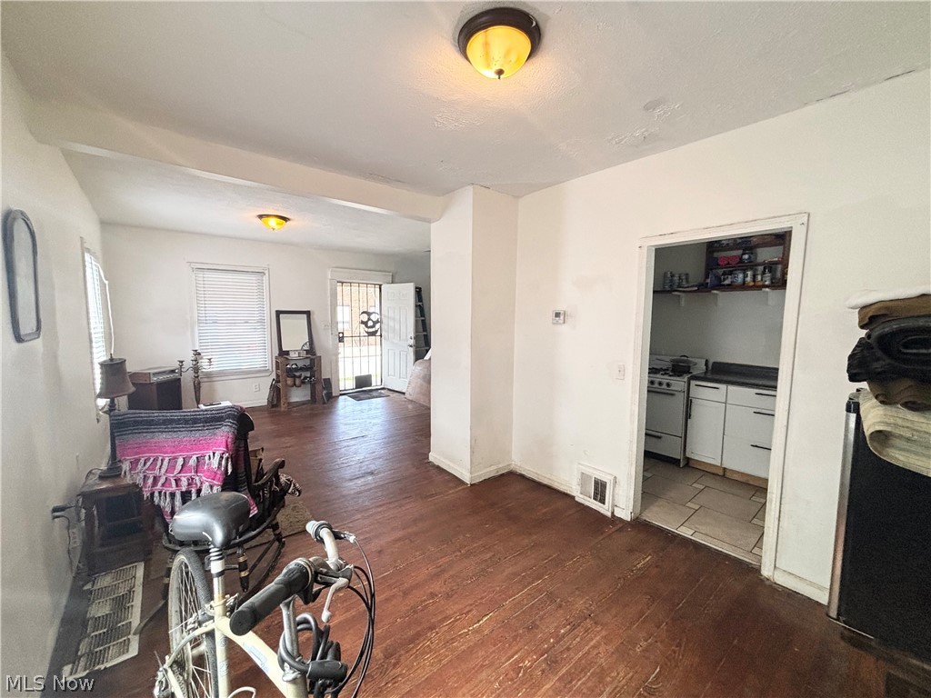 2175 W 106th Street Cleveland OH 44102