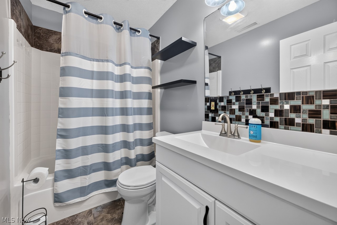 1025 Park Avenue NE North Canton OH 44720