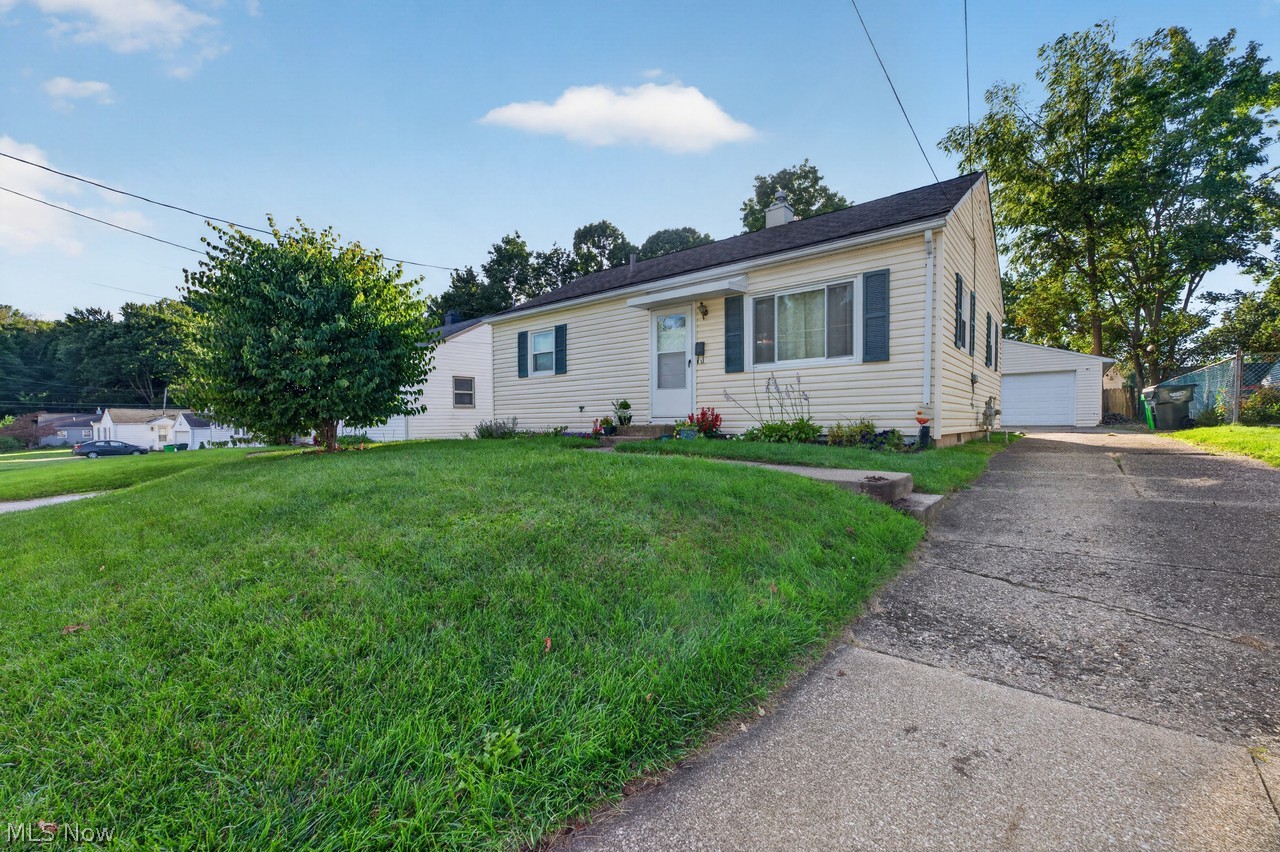 1025 Park Avenue NE North Canton OH 44720