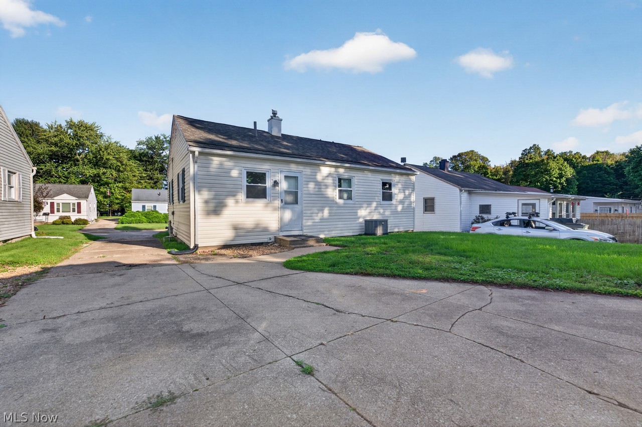 1025 Park Avenue NE North Canton OH 44720