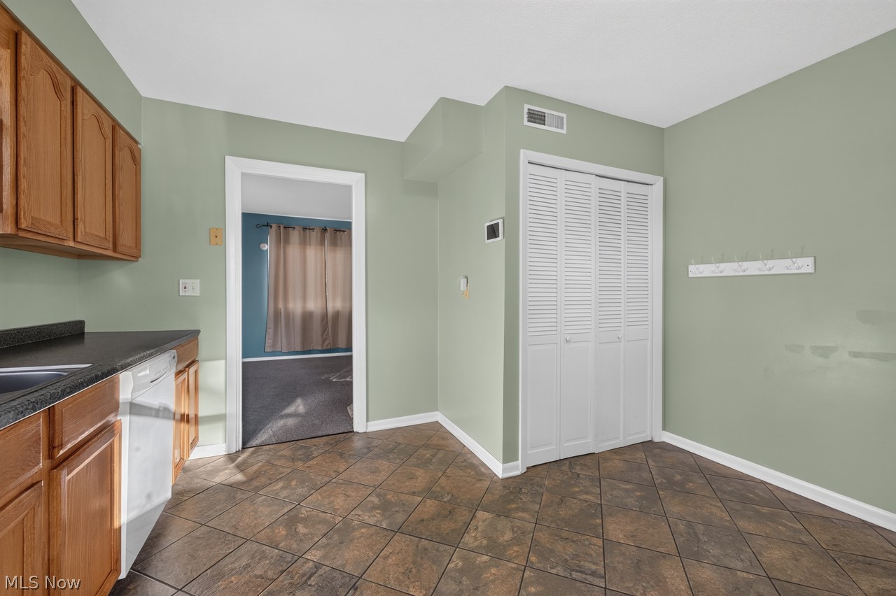 1025 Park Avenue NE North Canton OH 44720
