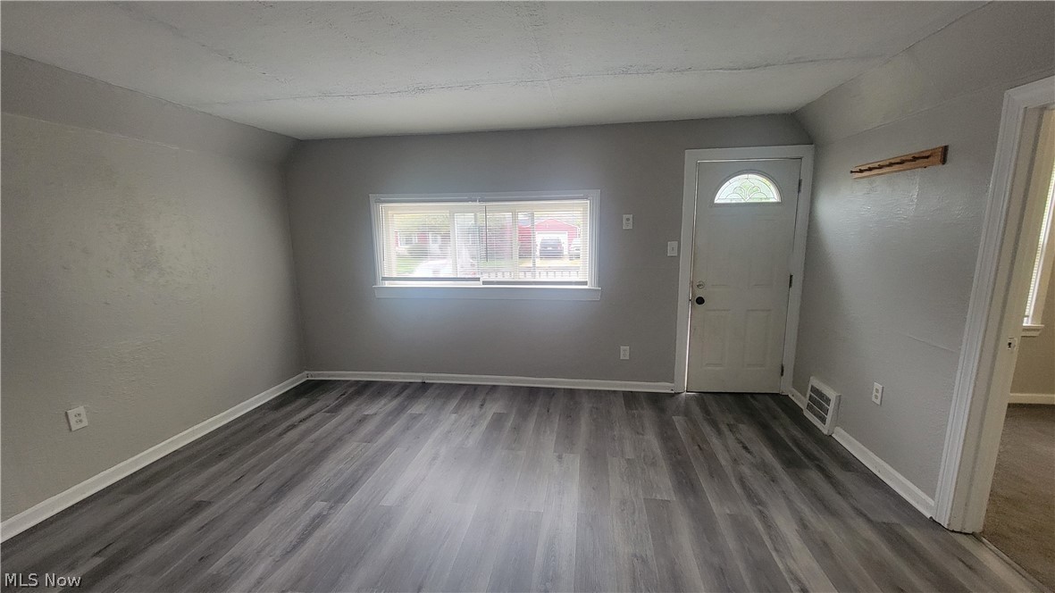 1292 Stratford Street Barberton OH 44203