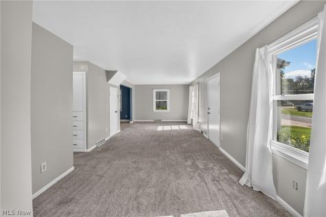 613 W Fike Avenue Orrville OH 44667
