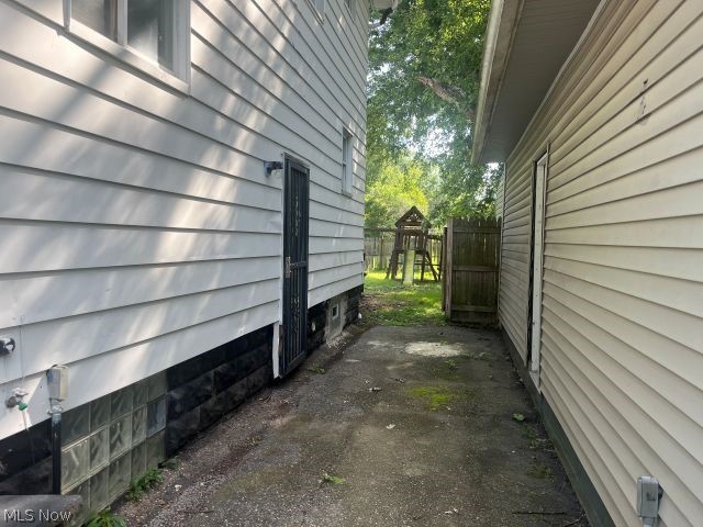 1437 Tod Avenue Warren OH 44485