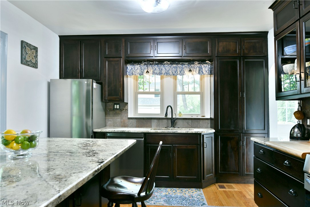322 Genesee Avenue NE Warren OH 44483