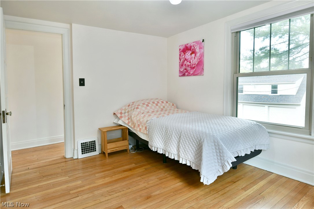 322 Genesee Avenue NE Warren OH 44483