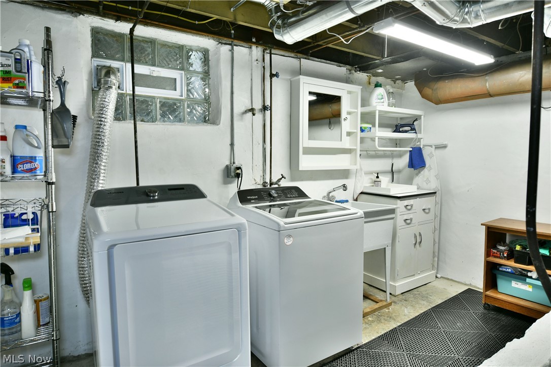 322 Genesee Avenue NE Warren OH 44483