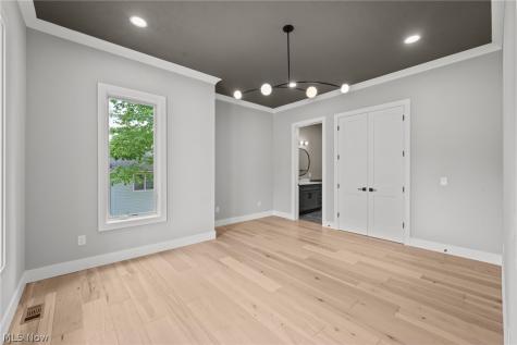 25428 Bryden Road Beachwood OH 44122