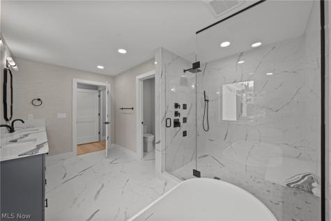 25428 Bryden Road Beachwood OH 44122