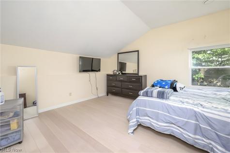 128 E Central Avenue Ravenna OH 44266