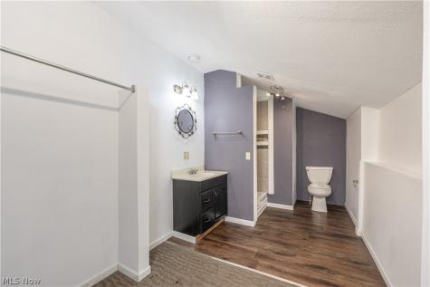 128 E Central Avenue Ravenna OH 44266