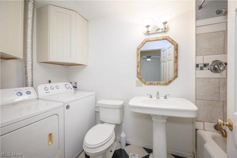 128 E Central Avenue Ravenna OH 44266