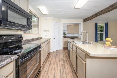 128 E Central Avenue Ravenna OH 44266