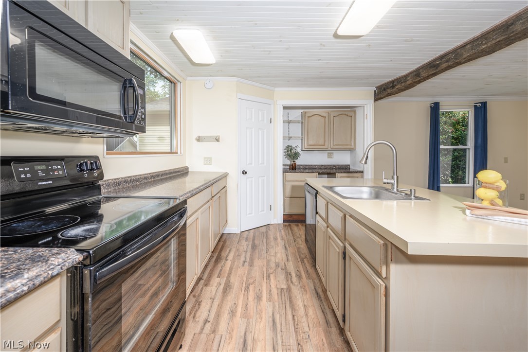 128 E Central Avenue Ravenna OH 44266