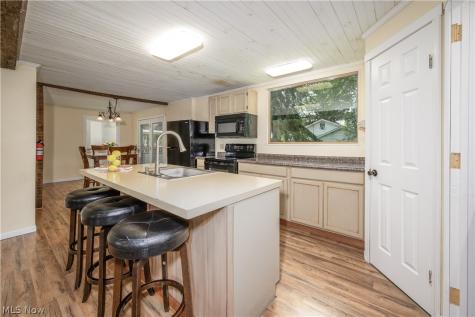 128 E Central Avenue Ravenna OH 44266